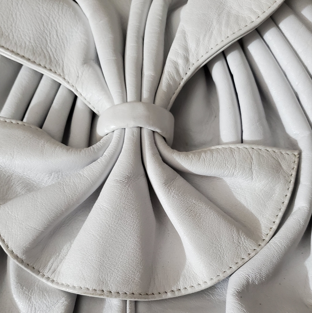 Vintage 50's Clemente leather white purse ruffle bow shoulder bag EXCELLENT COND - Picture 4 of 10